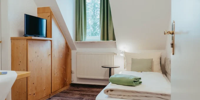 Kleines-Einzelzimmer-Hotel-Angermeier3