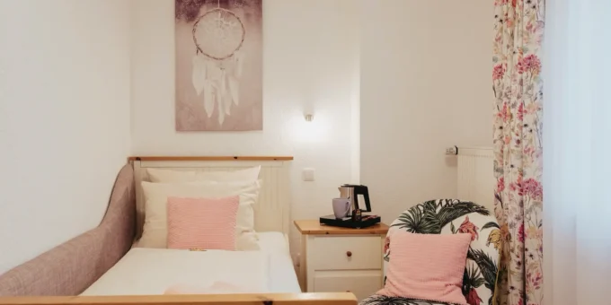 Kleines-Einzelzimmer-Hotel-Angermeier4